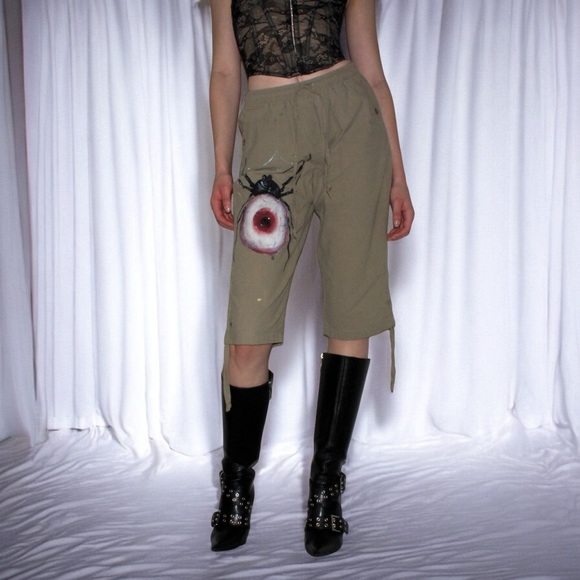 Hand painted spider eyeball khaki capri pants - Picture 2 of 9